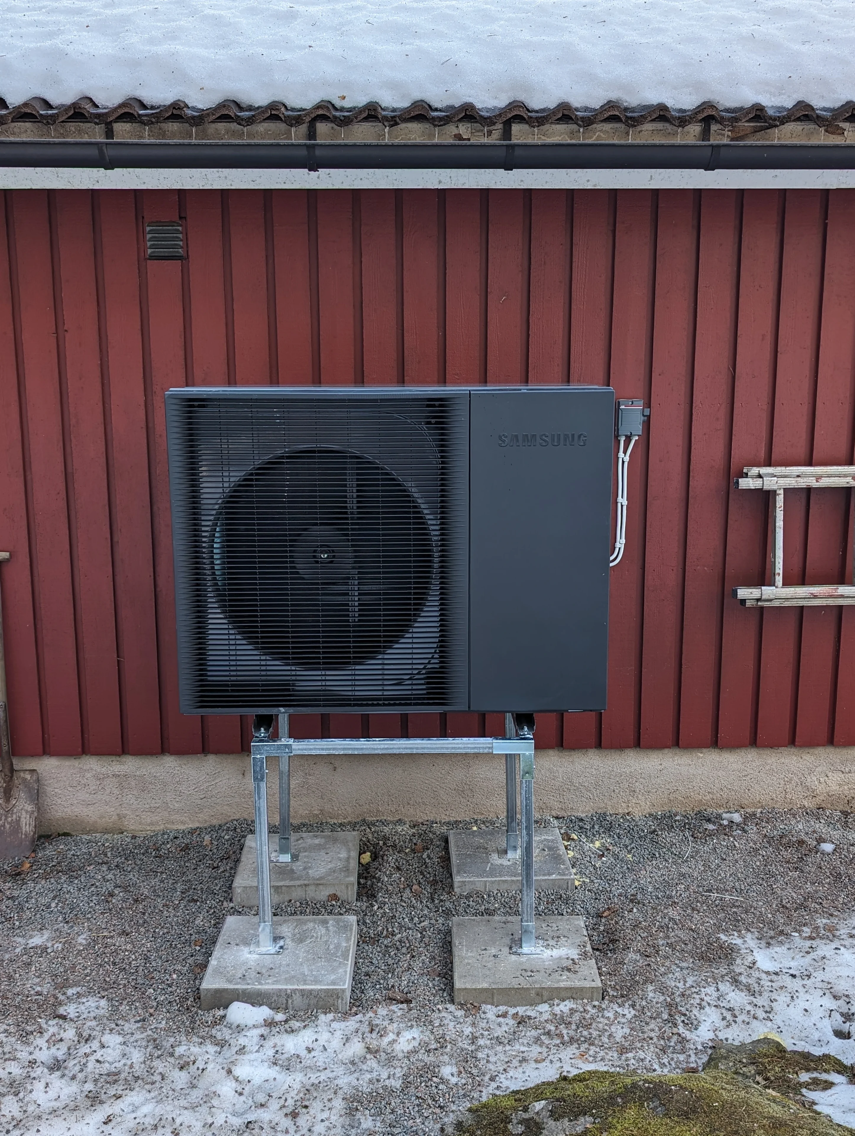 Svart värmepump från Samsung Nordic